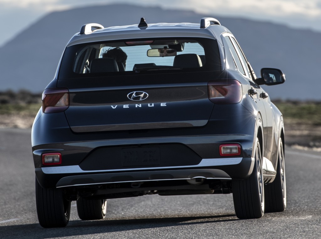 Hyundai Venue photo 16