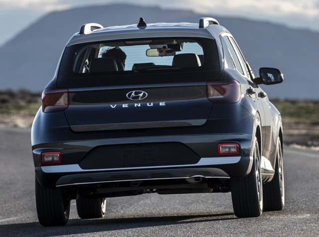 Hyundai Venue photo 16