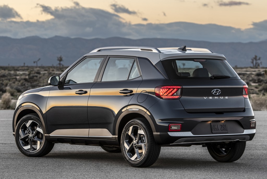 Hyundai Venue photo 26