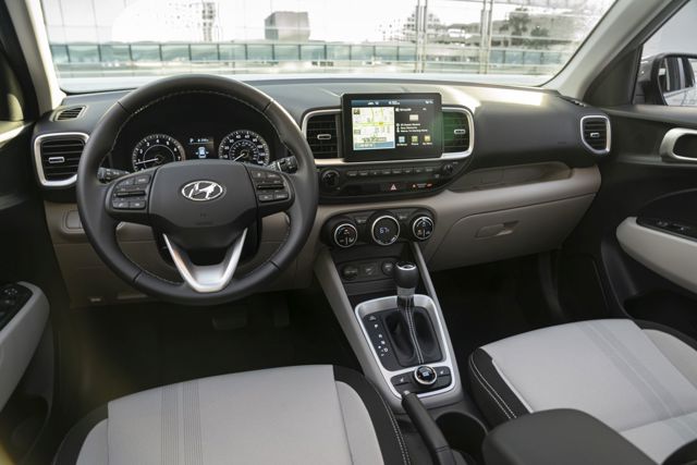 Hyundai Venue photo 56