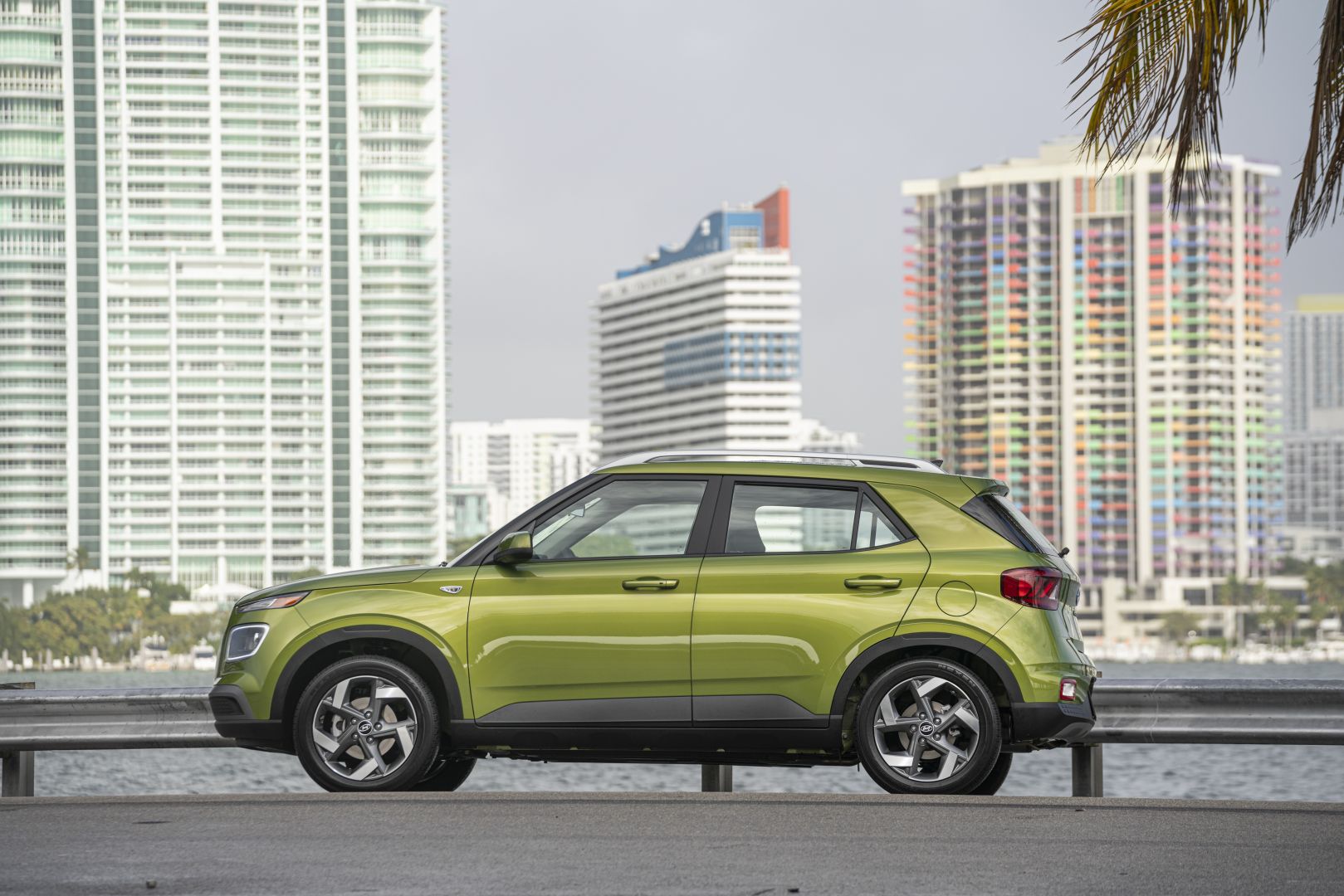 Hyundai Venue photo 35