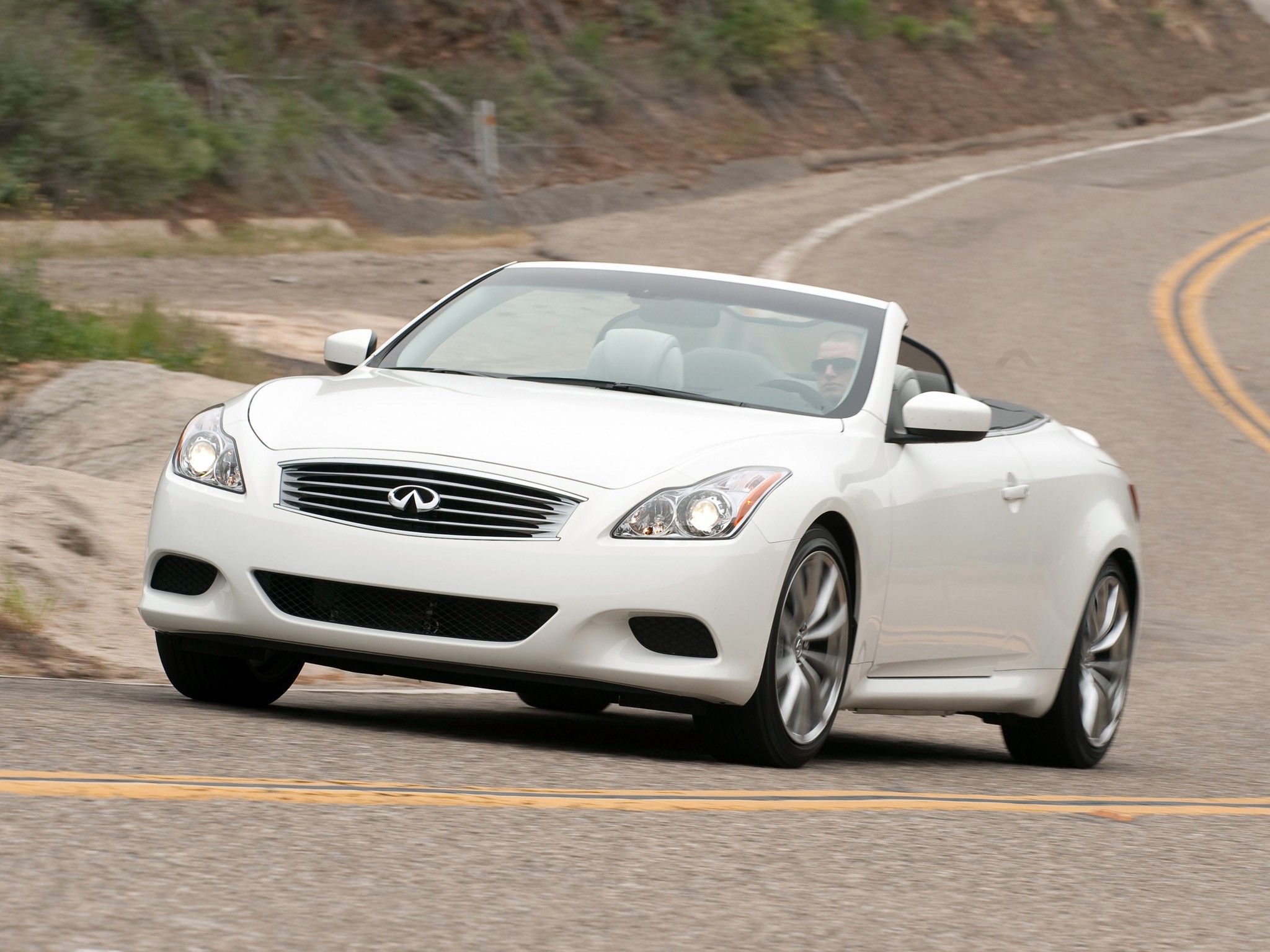 Infiniti G Convertible photo 33