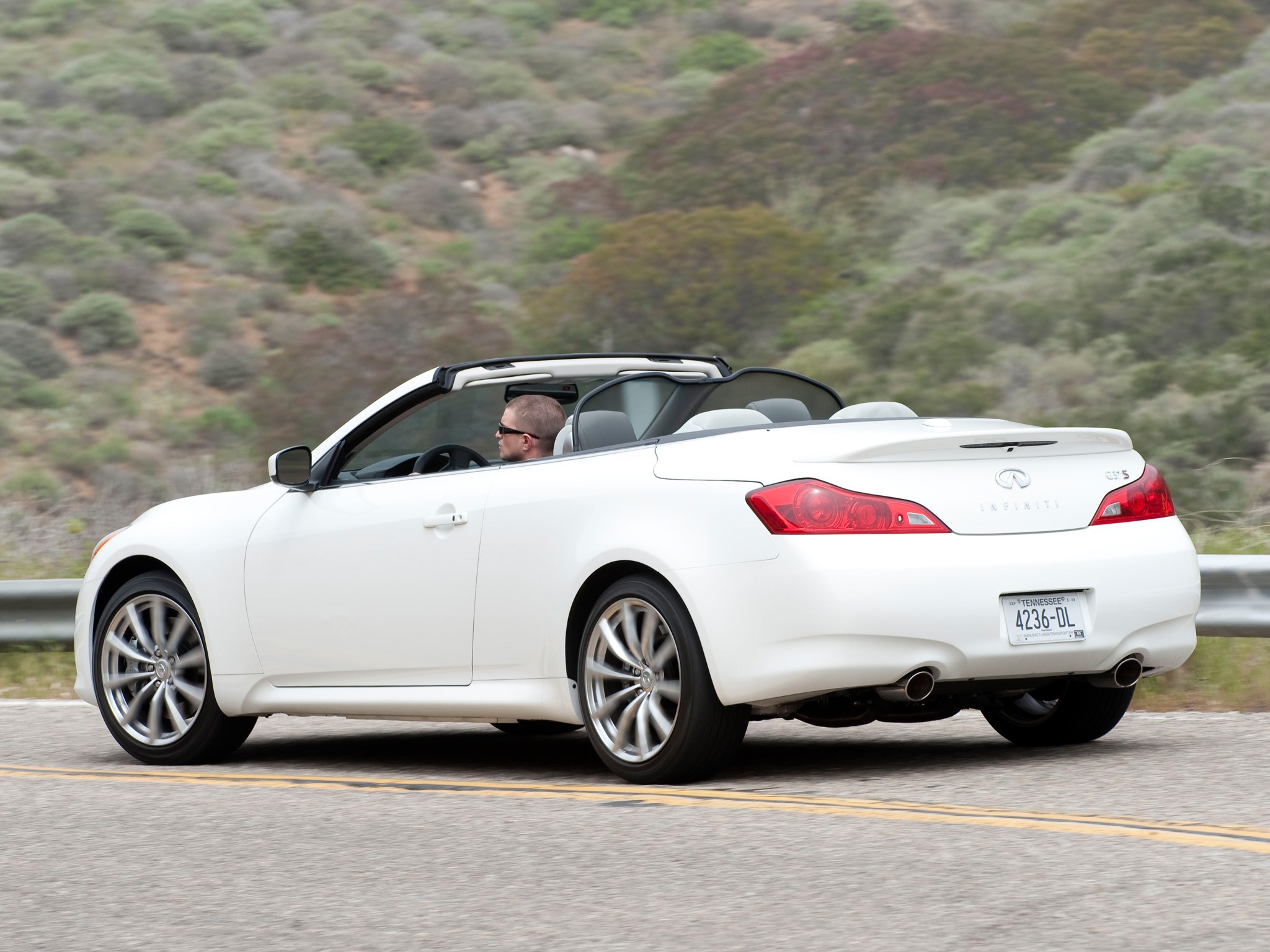 Infiniti G Convertible photo 34