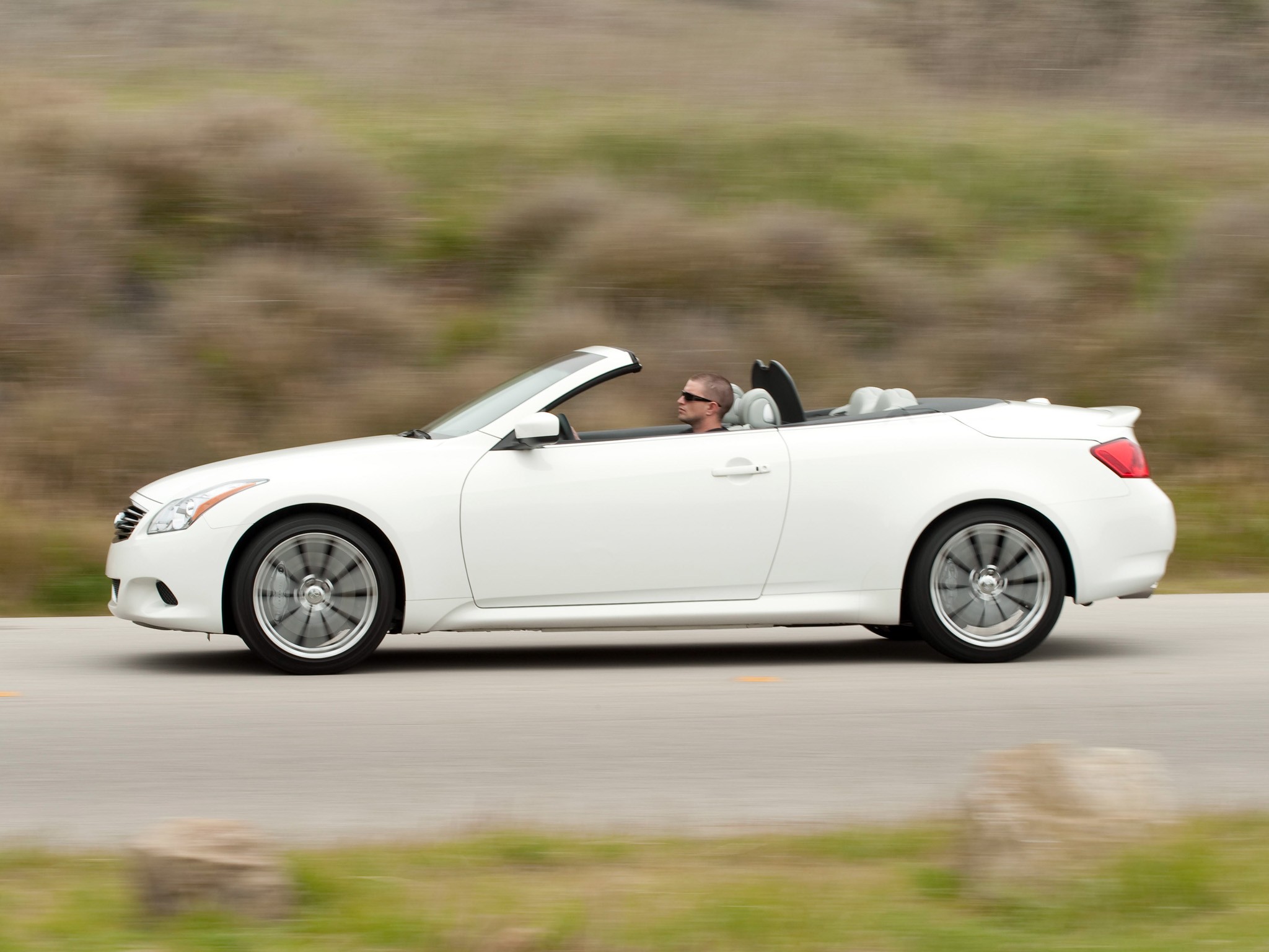 Infiniti G Convertible photo 35