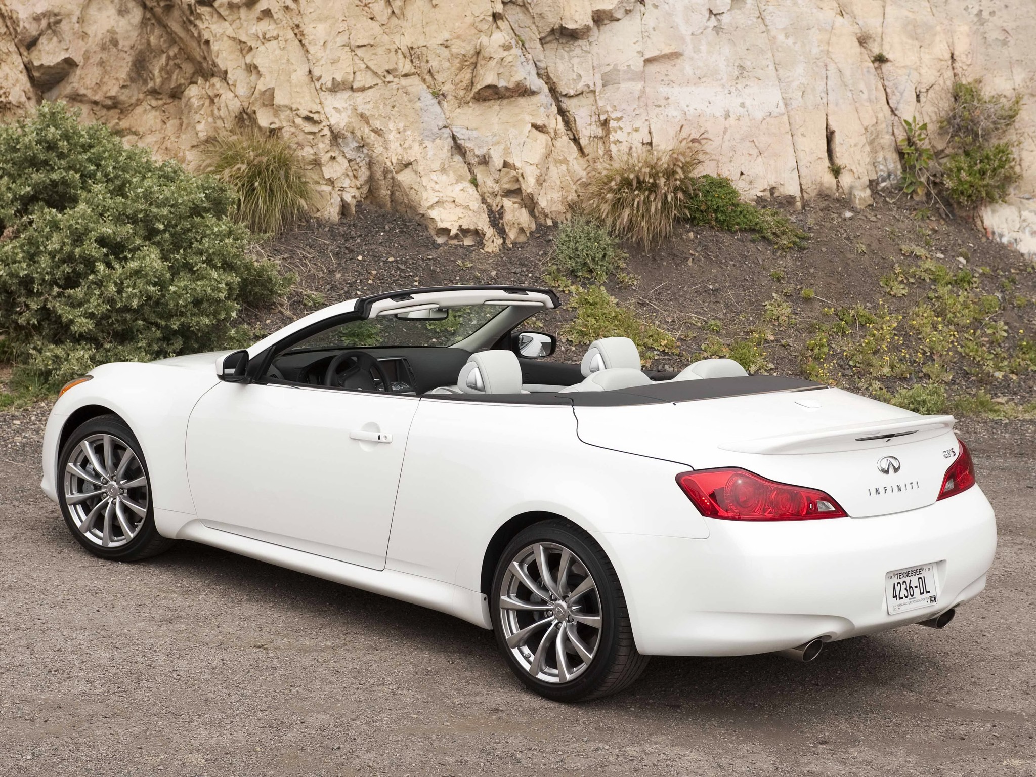 Infiniti G Convertible photo 38