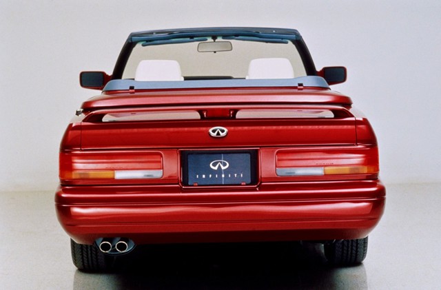 Infiniti M Convertible photo 1