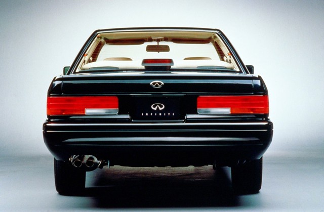 Infiniti M Coupe photo 2