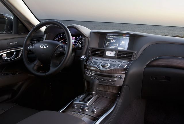 Infiniti M Sedan Foto 69