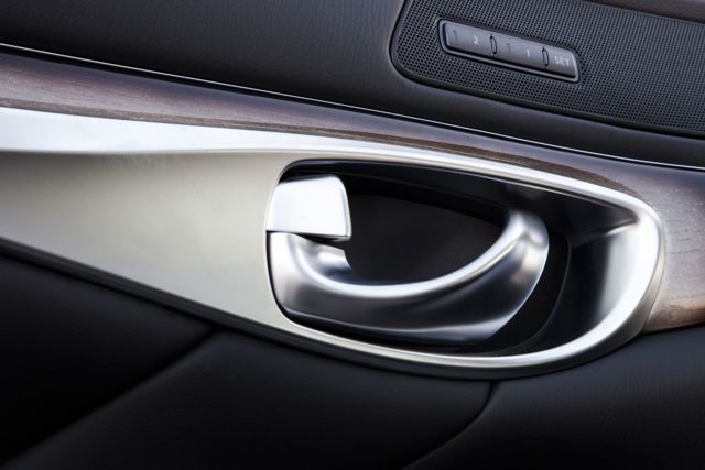 Infiniti M Sedan Foto 76