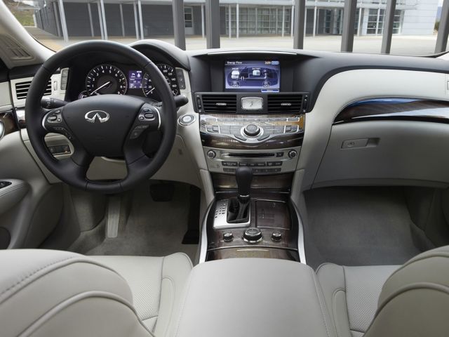 Infiniti M Sedan Foto 81