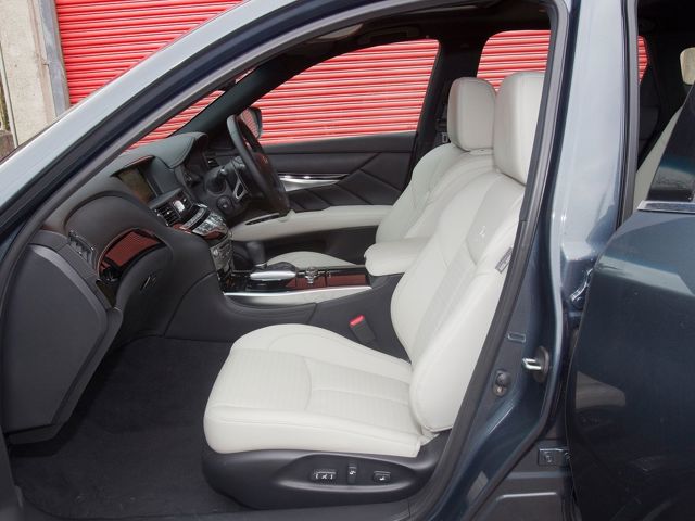 Infiniti M Sedan Foto 87