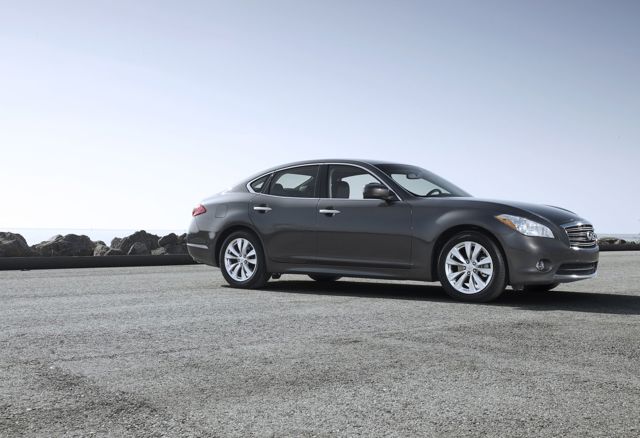 Infiniti M Sedan Foto 32