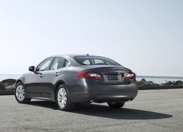 Infiniti M Sedan Foto 35