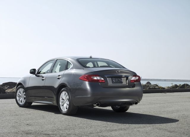 Infiniti M Sedan Foto 36