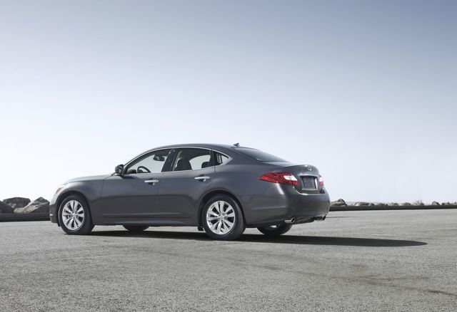 Infiniti M Sedan Foto 38