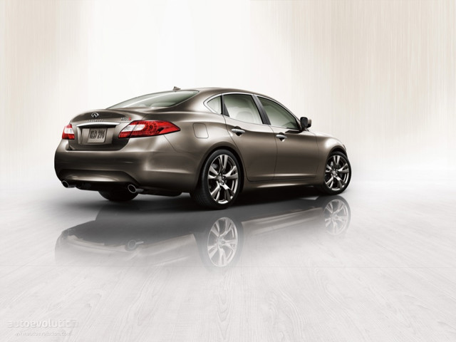 Infiniti M Sedan Foto 1