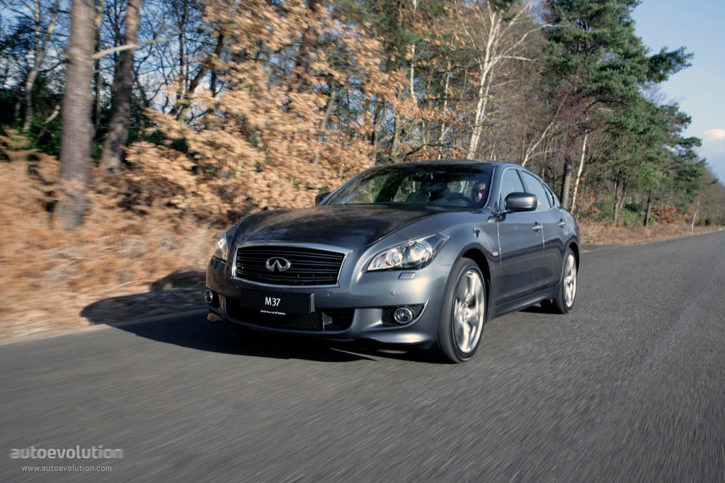 Infiniti M Sedan photo 11