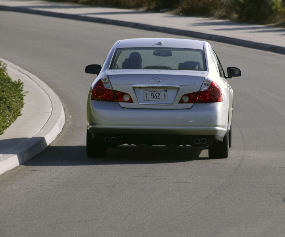 Infiniti M Sedan photo 16