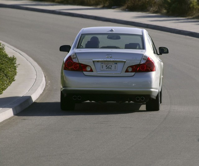 Infiniti M Sedan Foto 16