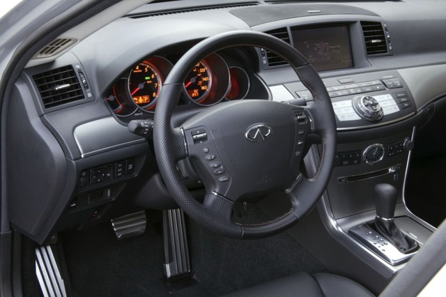 Infiniti M Sedan Foto 24