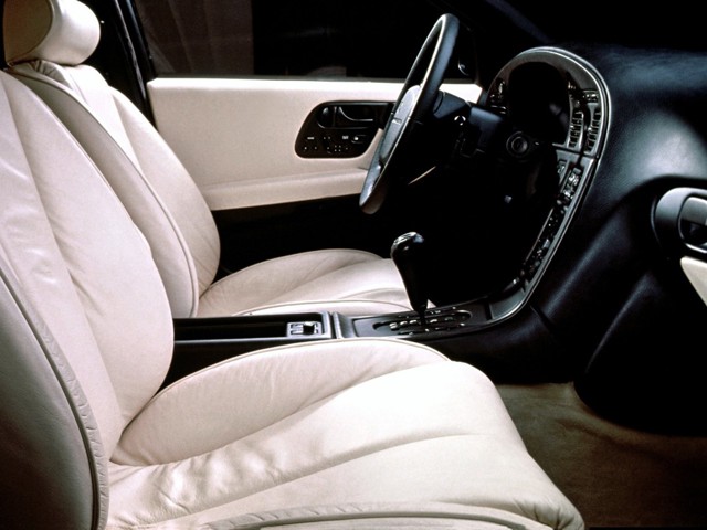 Infiniti Q photo 12