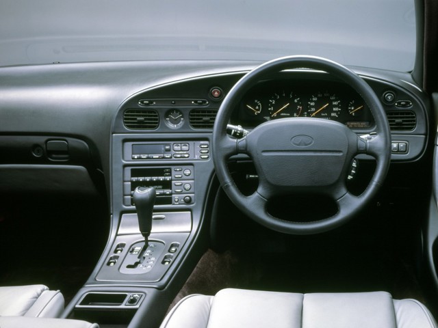 Infiniti Q photo 13
