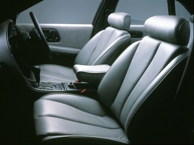 Infiniti Q photo 14