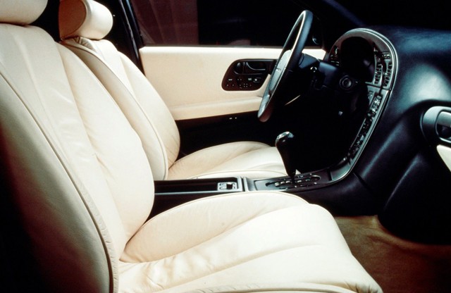 Infiniti Q photo 16