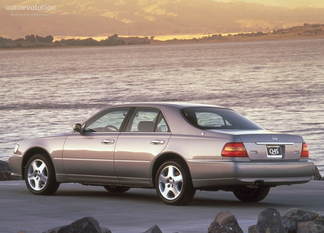 Infiniti Q photo 7