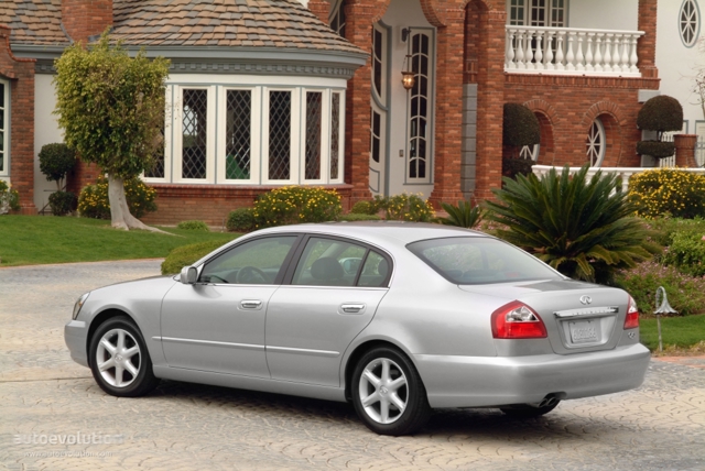 Infiniti Q photo 5
