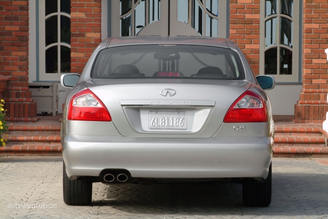 Infiniti Q photo 6