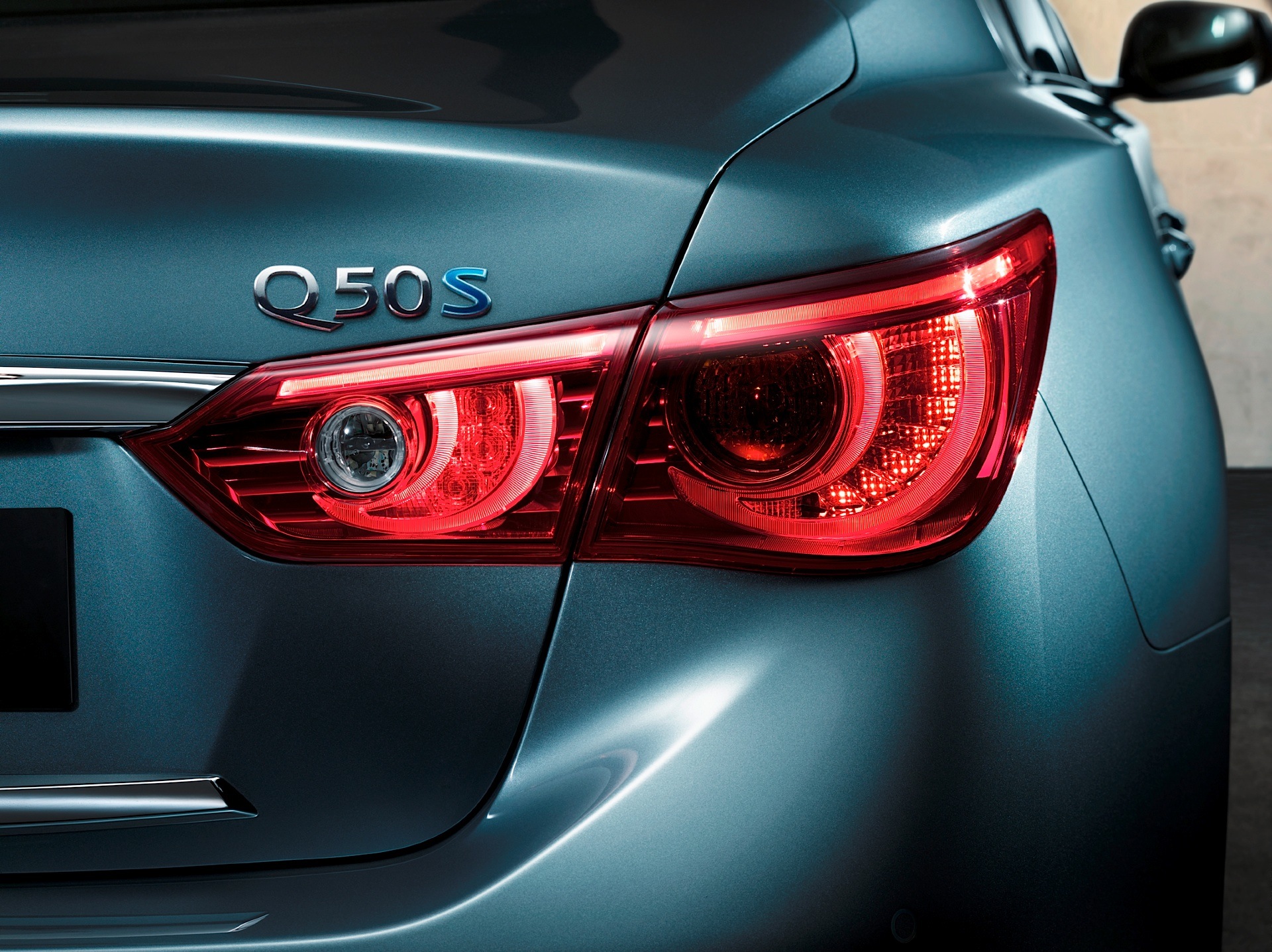 Infiniti Q50 photo 12