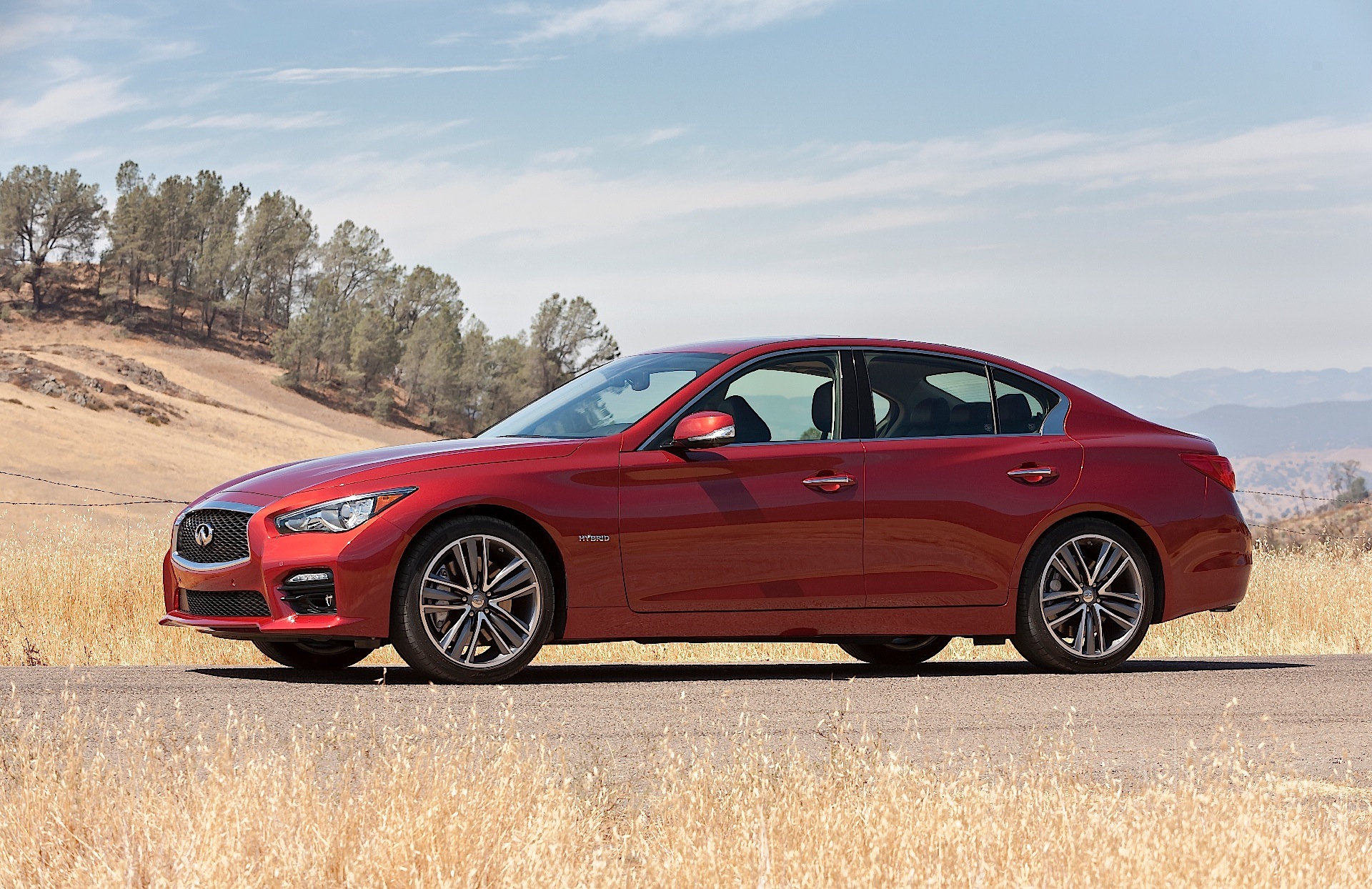 Infiniti Q50 photo 22