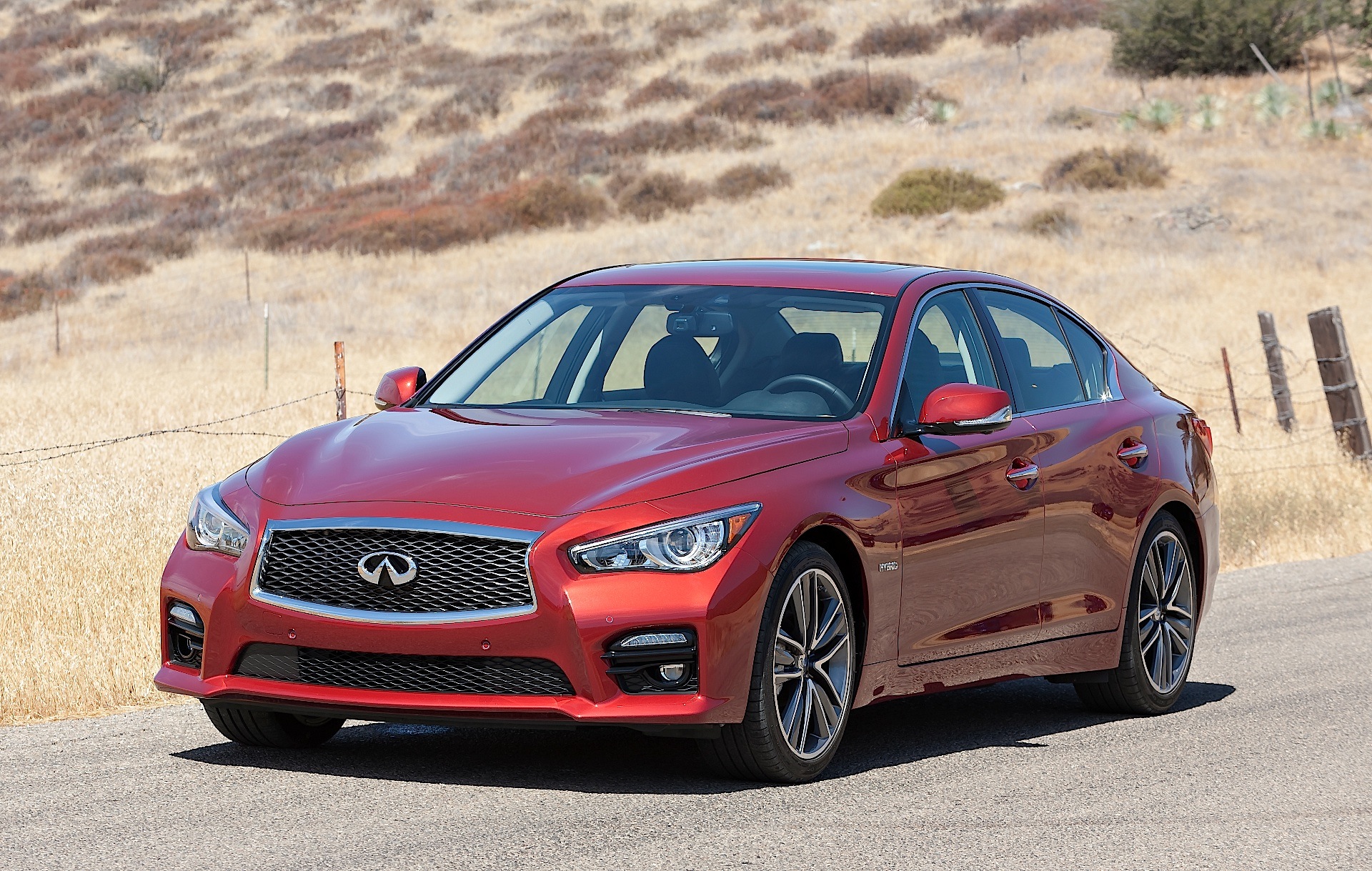 Infiniti Q50 photo 24