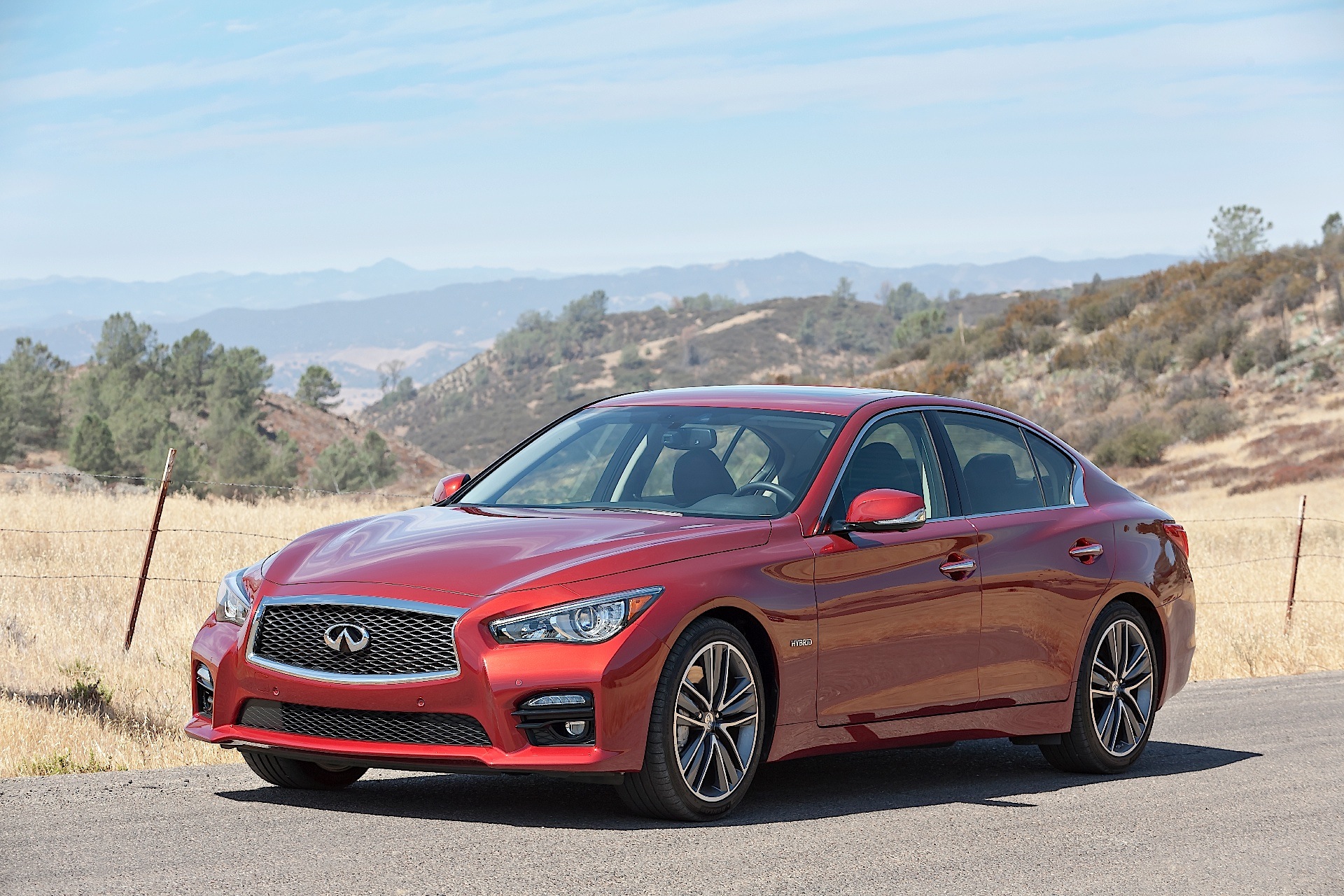 Infiniti Q50 photo 25