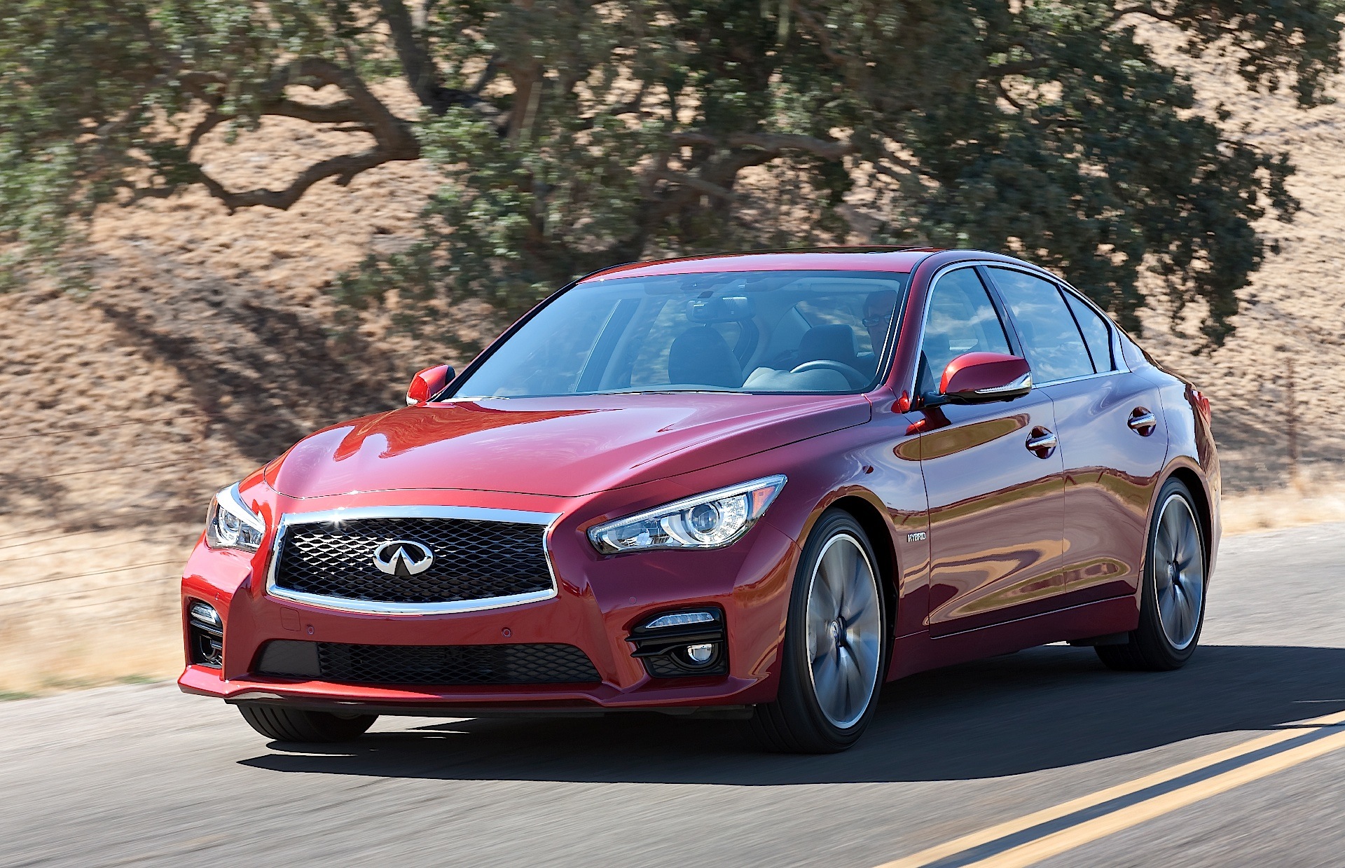 Infiniti Q50 photo 31