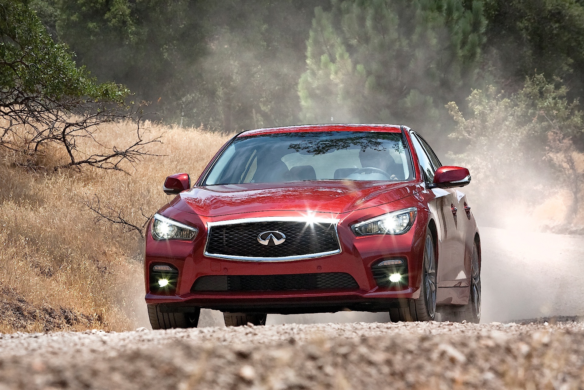 Infiniti Q50 photo 38