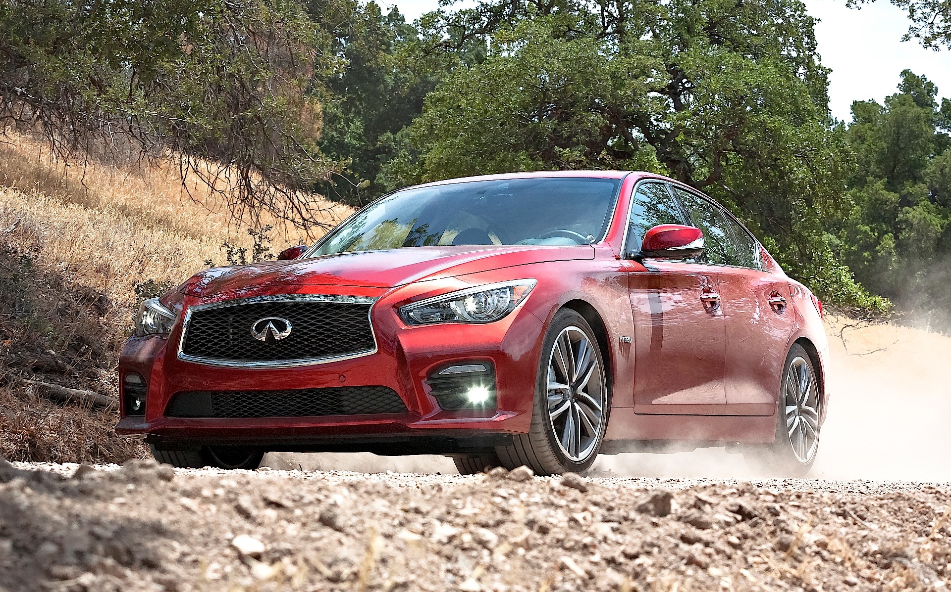 Infiniti Q50 photo 39