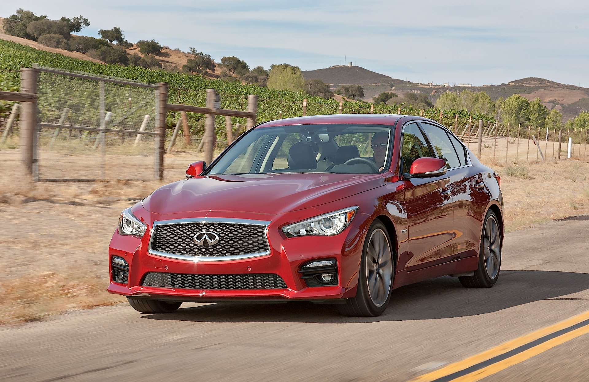 Infiniti Q50 photo 40