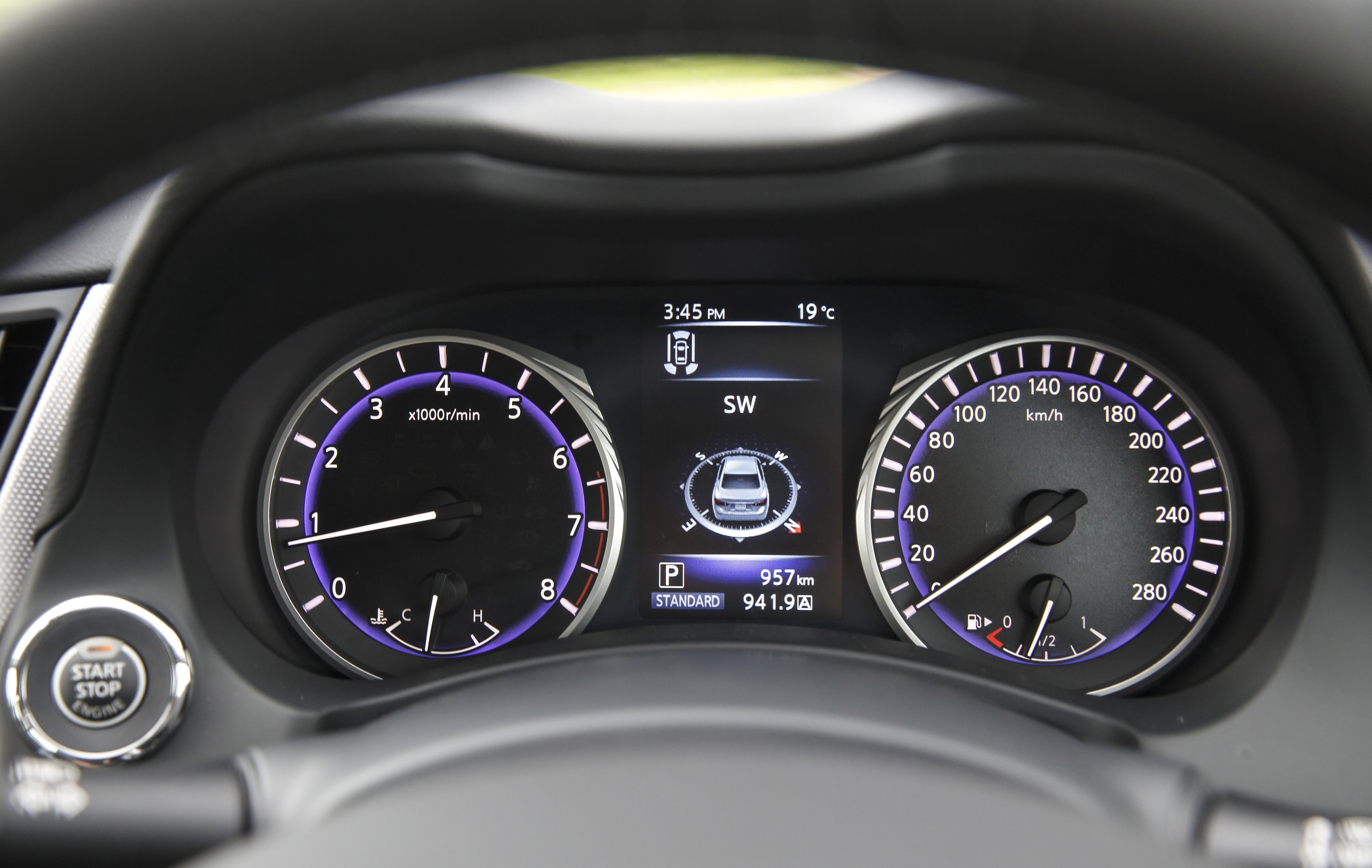 Infiniti Q50 photo 100