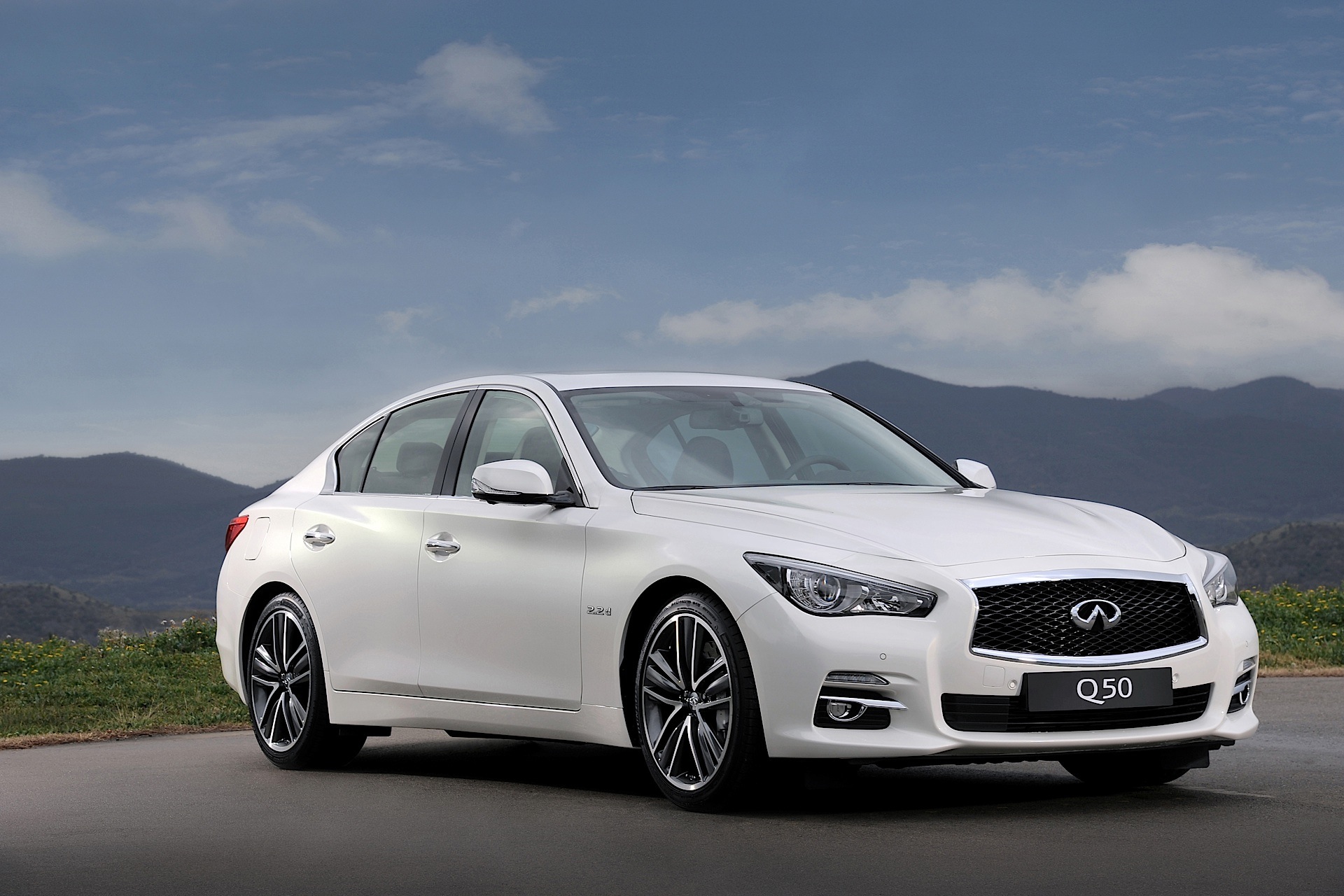 Infiniti Q50 photo 6
