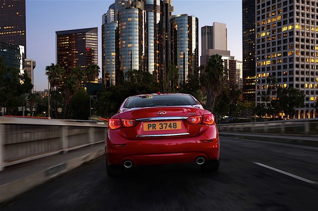 Infiniti Q50 foto 6