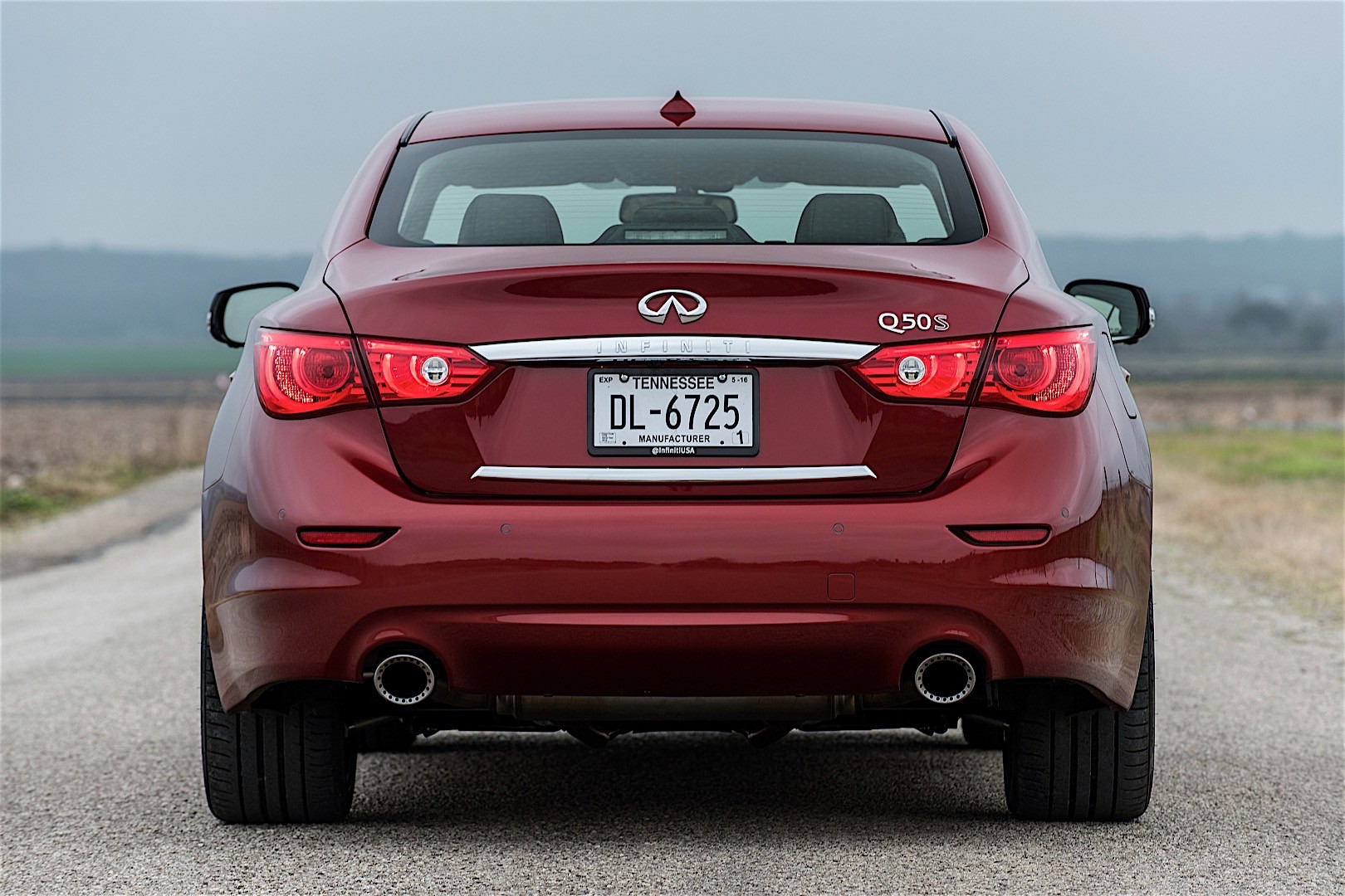 Infiniti Q50 photo 10