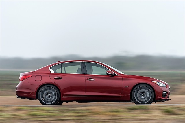 Infiniti Q50 foto 13