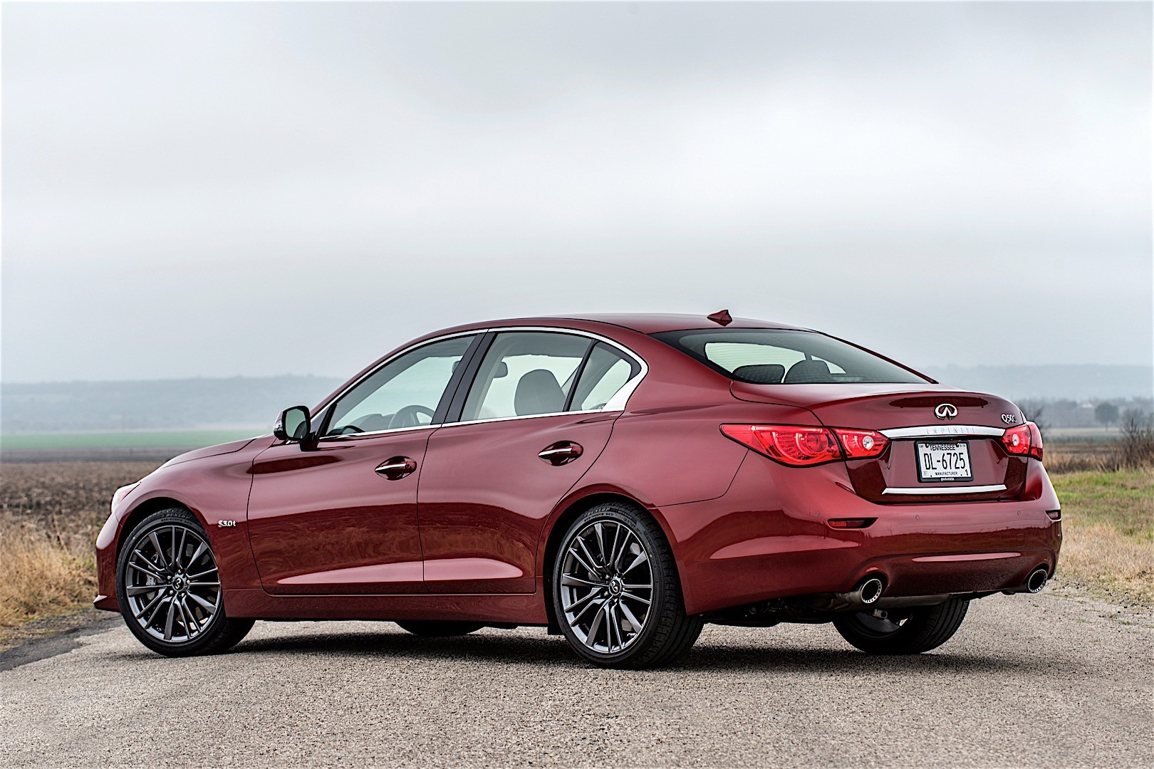 Infiniti Q50 photo 14