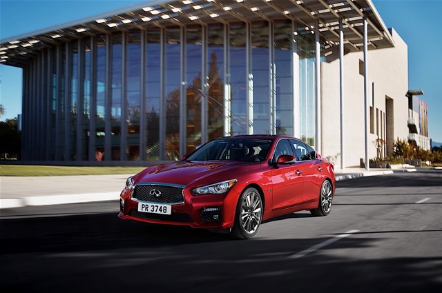 Infiniti Q50 foto 16