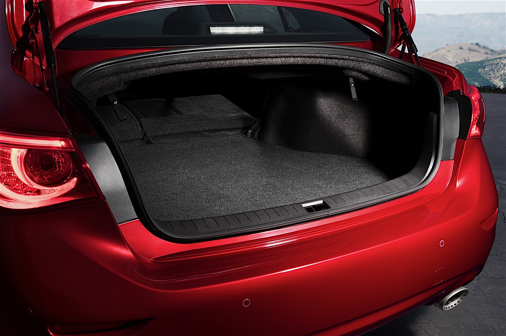 Infiniti Q50 photo 24