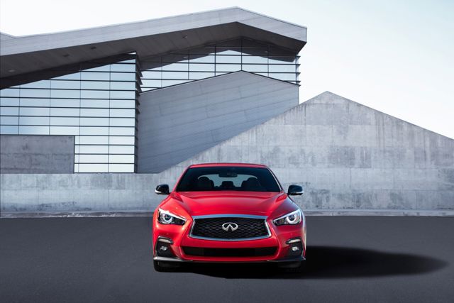 Infiniti Q50 foto 14