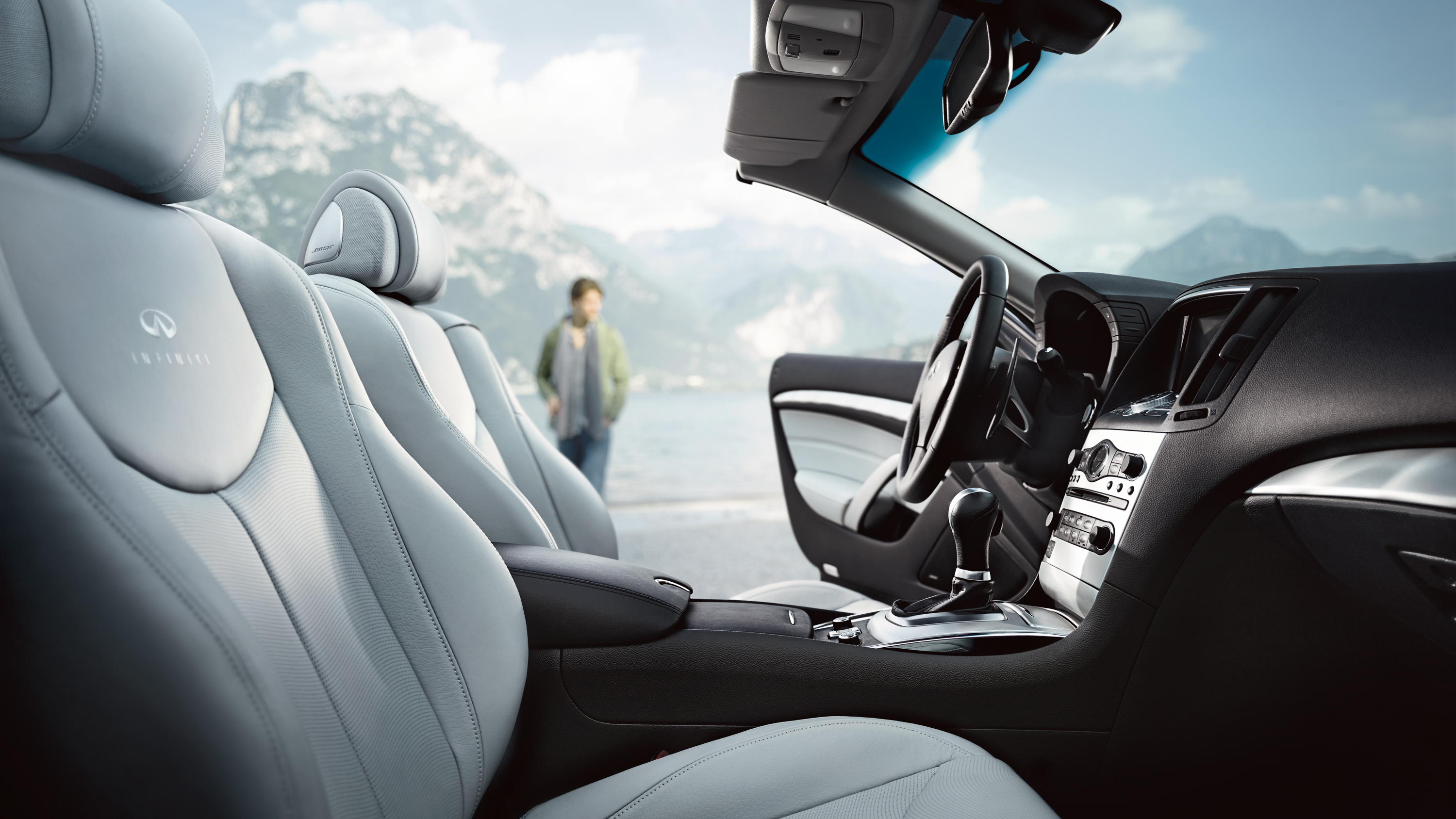 Infiniti Q60 Convertible photo 20