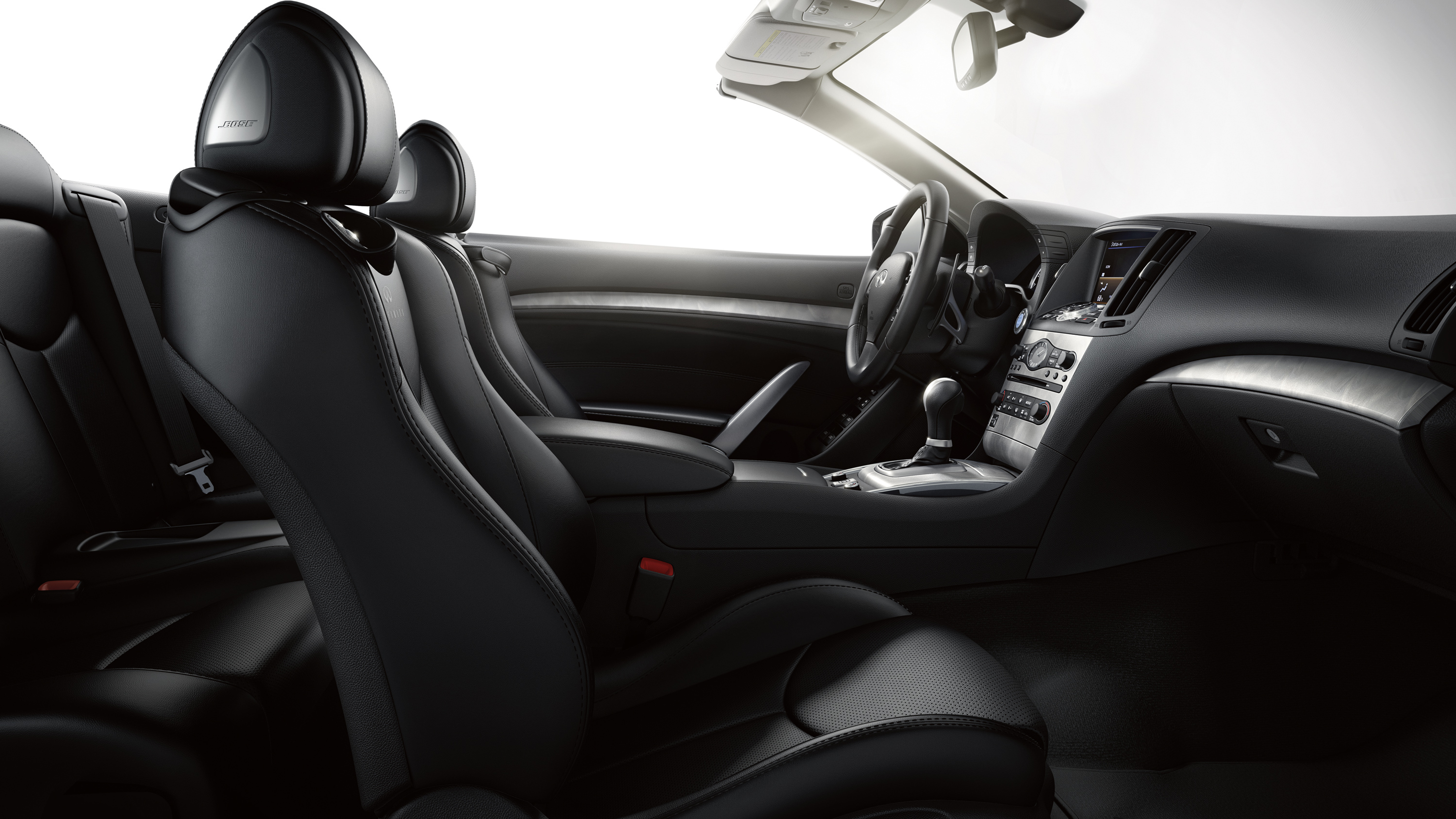 Infiniti Q60 Convertible photo 29